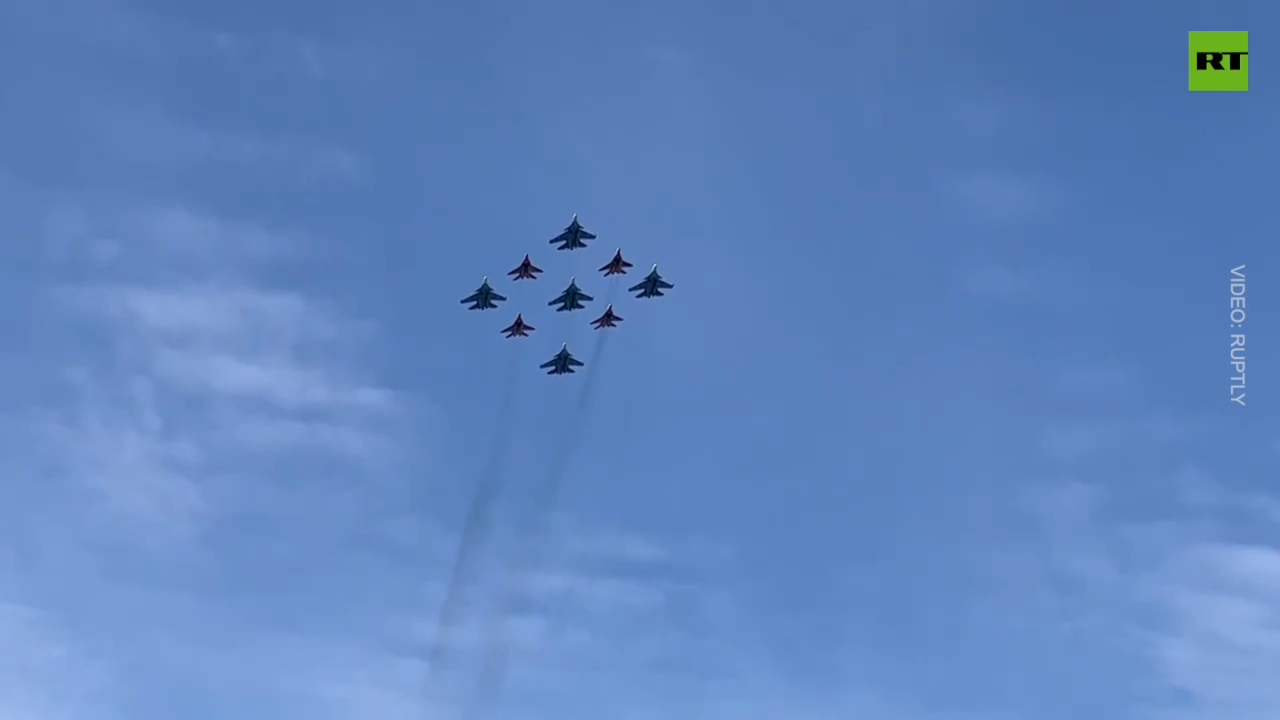 Moscow air show rehearsal ahead of Victory Day parade