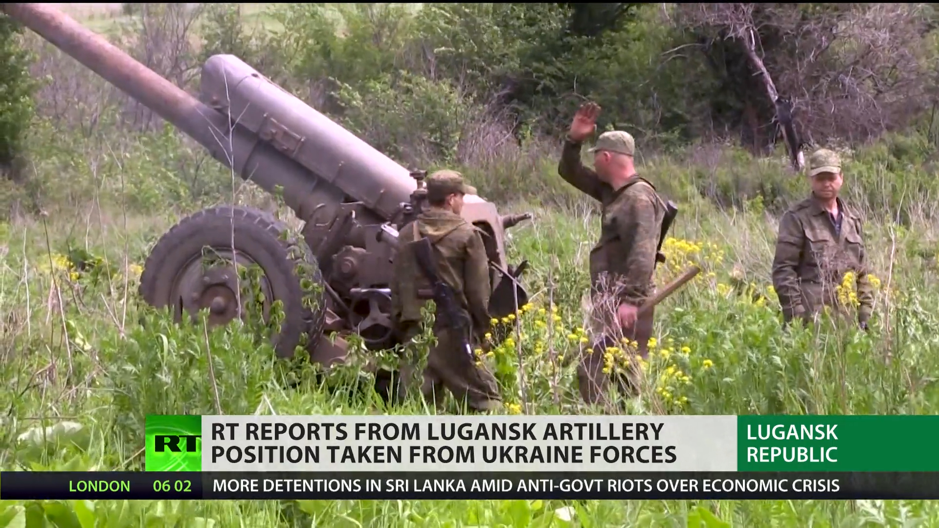 RT reports from seized Ukrainian artillery position in LPR