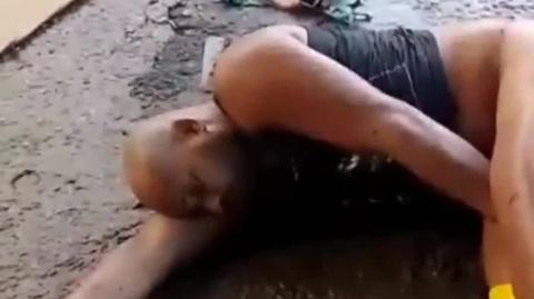 "Tem um homem baleado aqui... mas eu VOU PRO TRABALHO"