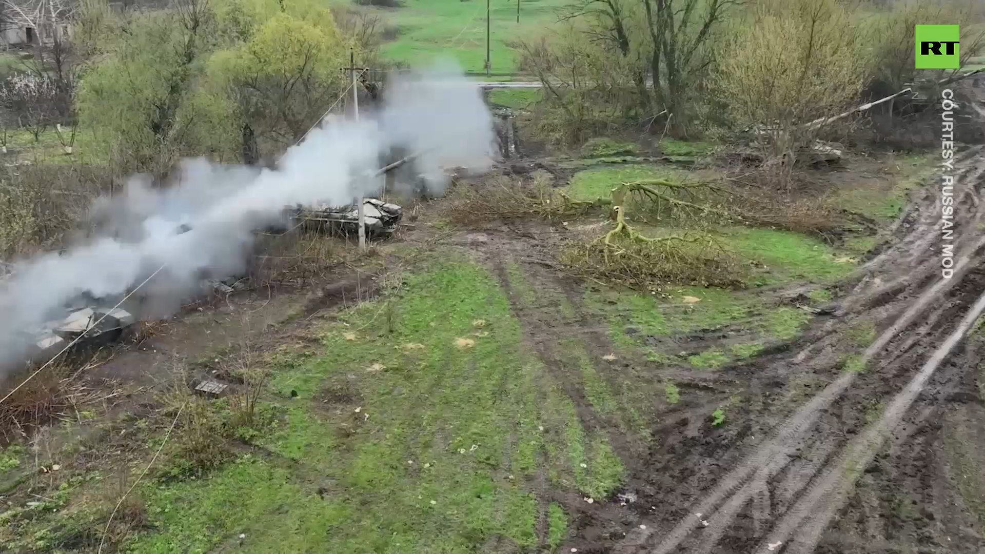 'Msta-S' howitzers fire at Ukrainian positions