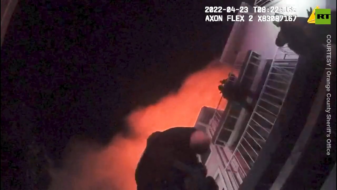 Officer rescues baby girl from burning building