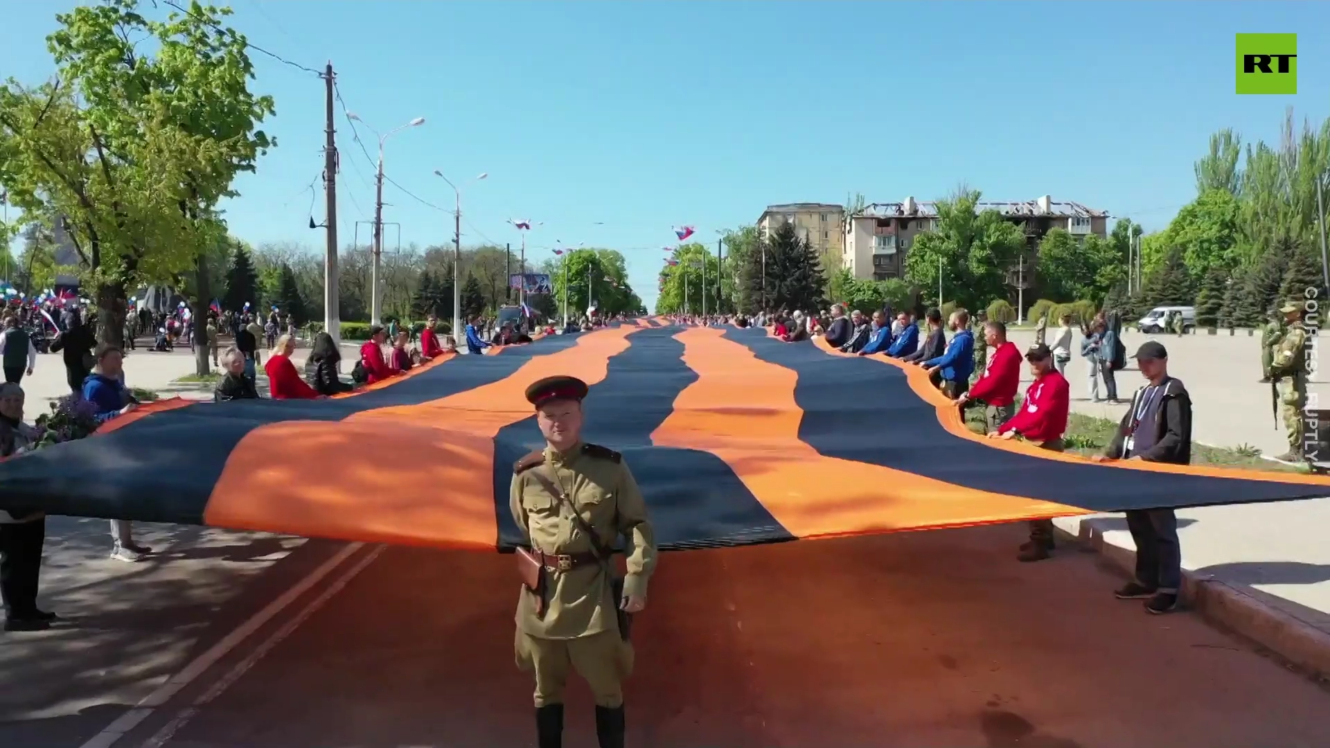 Eternal Flame and giant Saint George Ribbon in Mariupol