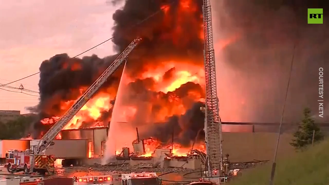 Fire rages in Omaha chemical plant