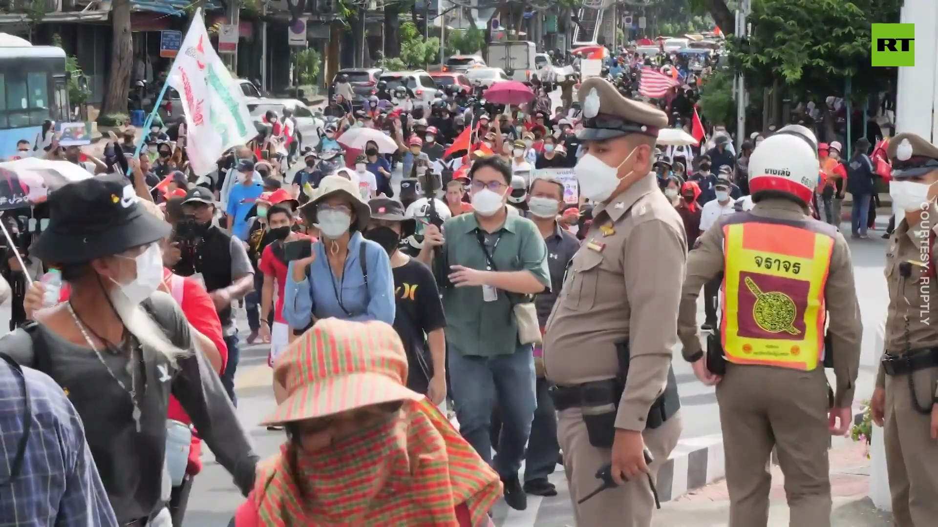 Thai protests resume with renewed vigor after pandemic break