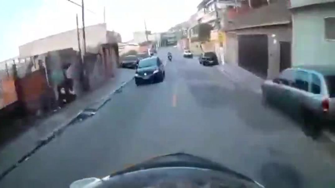 Wild On Duty Police Pursuit in Brazil