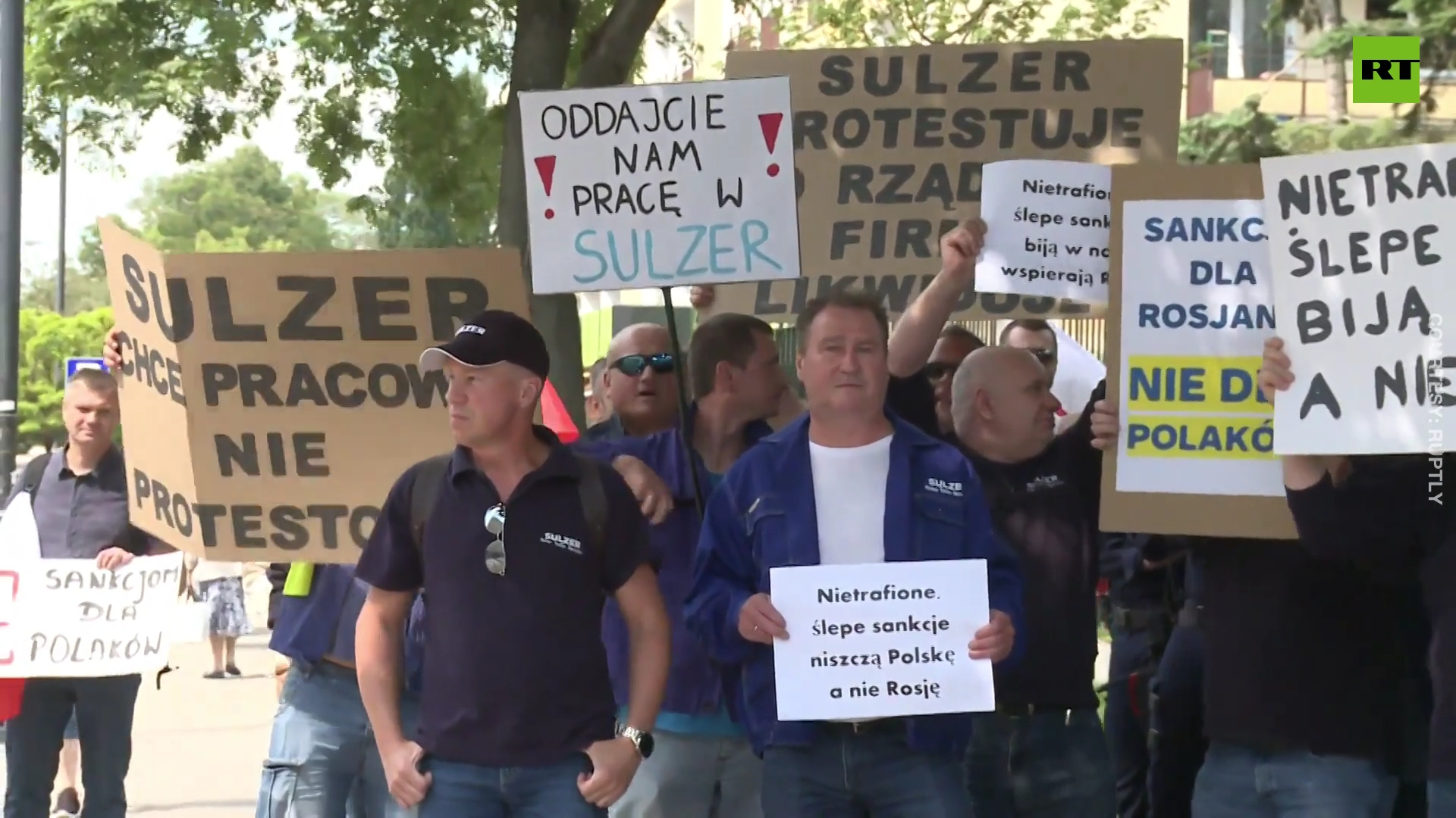 ‘Sanctions destroy Poland, not Russia’ | Sulzer workers protest against losing their jobs