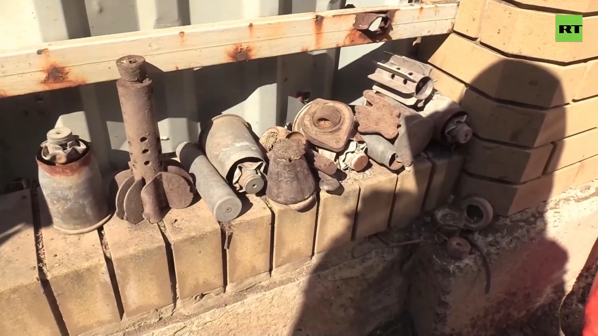 Donetsk locals live under constant Ukrainian artillery attack private video