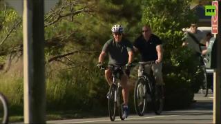 Fast & Furious: Biden falls off bike