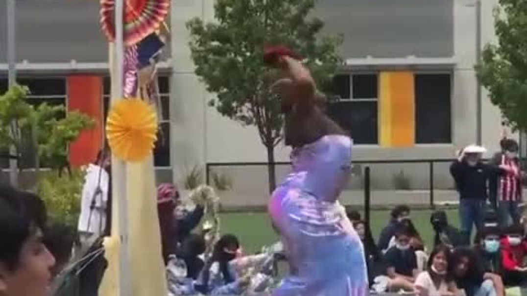 Drag Queen performance for kids at San Francisco school