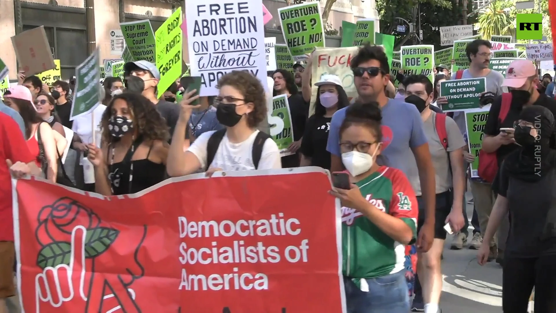 Thousands protest in LA against SCOTUS' decision to rescind abortion rights