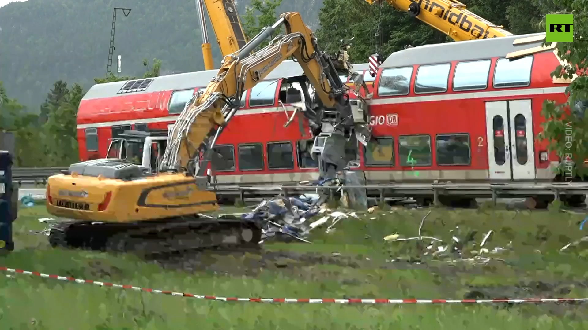 Cleanup underway at deadly train derailment site in Burgrain, Germany