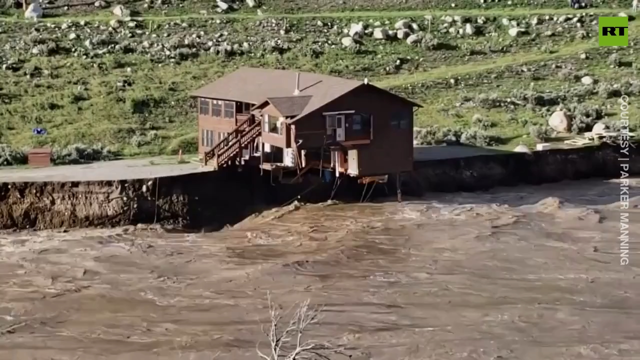 House floats away on Yellowstone River