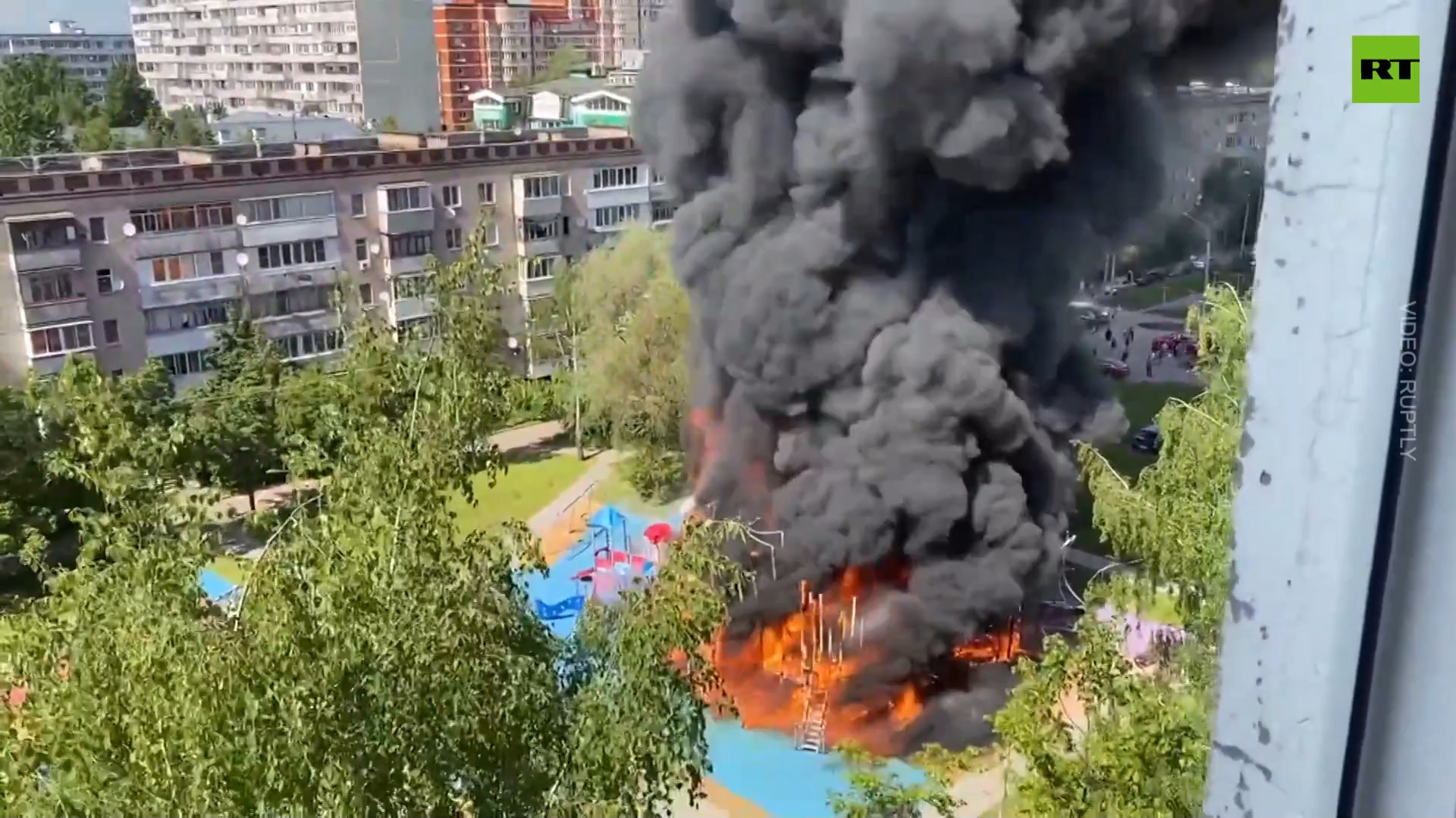 Playing [with] fire | Kids raze playground in Moscow suburbs