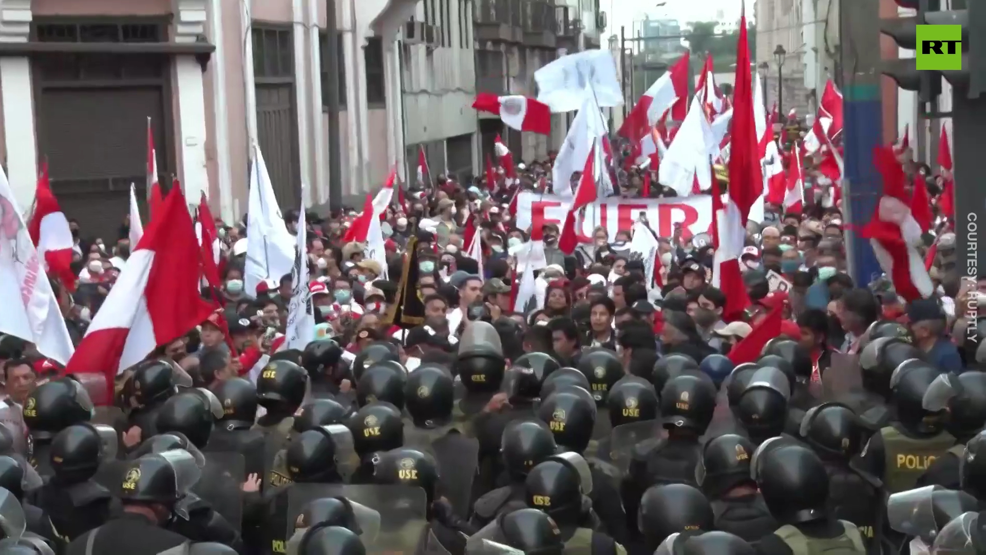 Anti-Castillo protesters clash with police in Lima