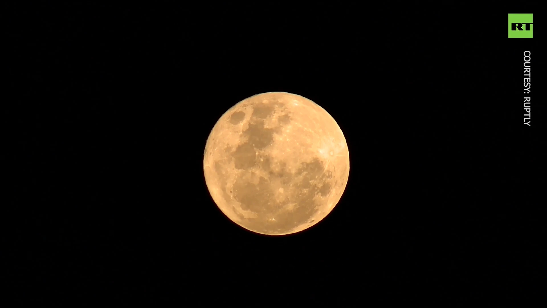 Mesmerizing: Full ‘buck moon’ illuminates sky over Buenos Aires