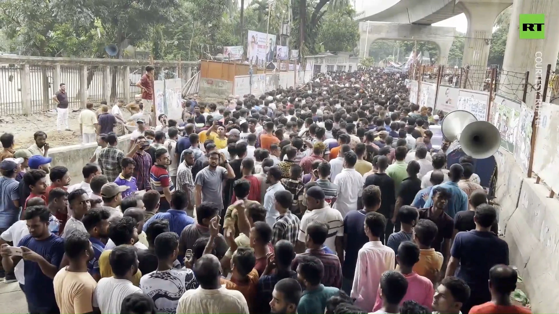 Thousands demand govt’s resignation amid energy crisis in Bangladesh