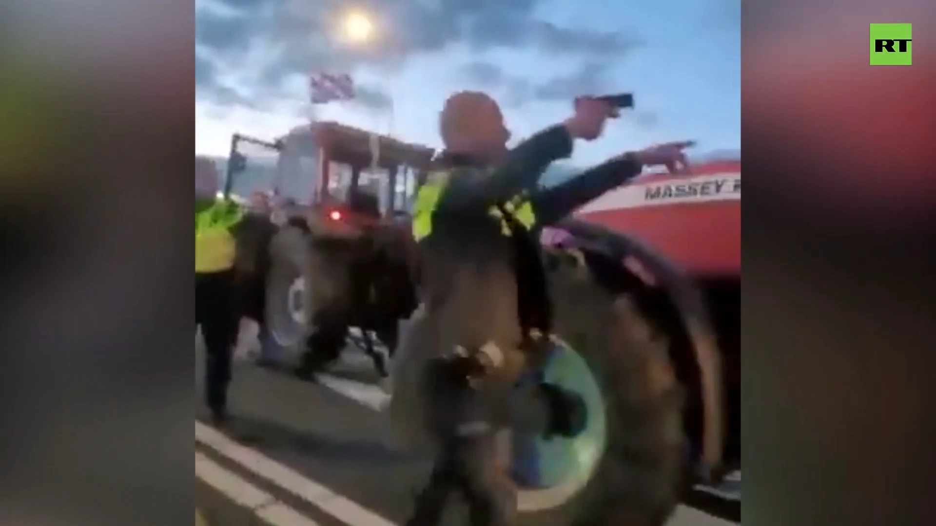 Dutch police fire ‘targeted shots’ at protesting farmers