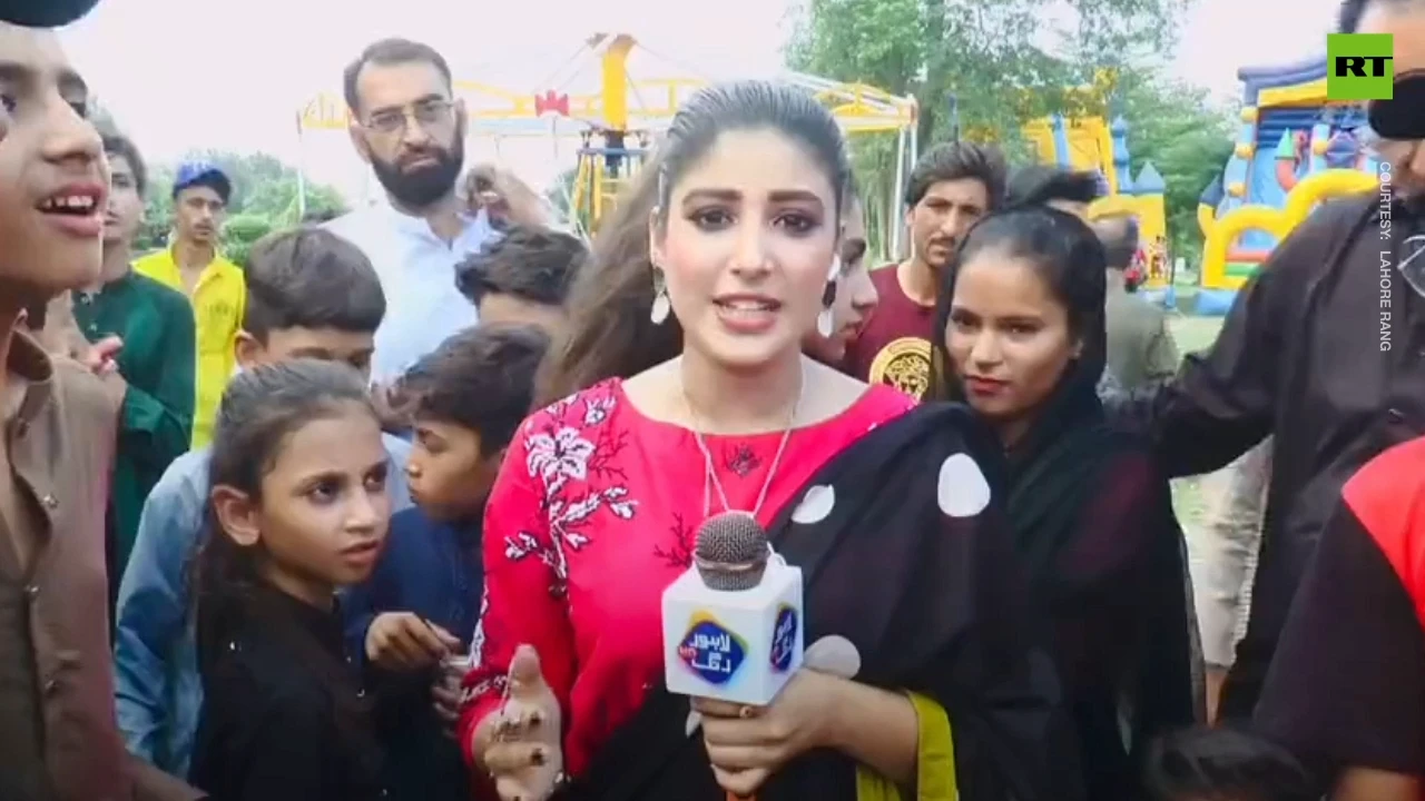 Pakistani reporter slaps heckling child in the face live on air