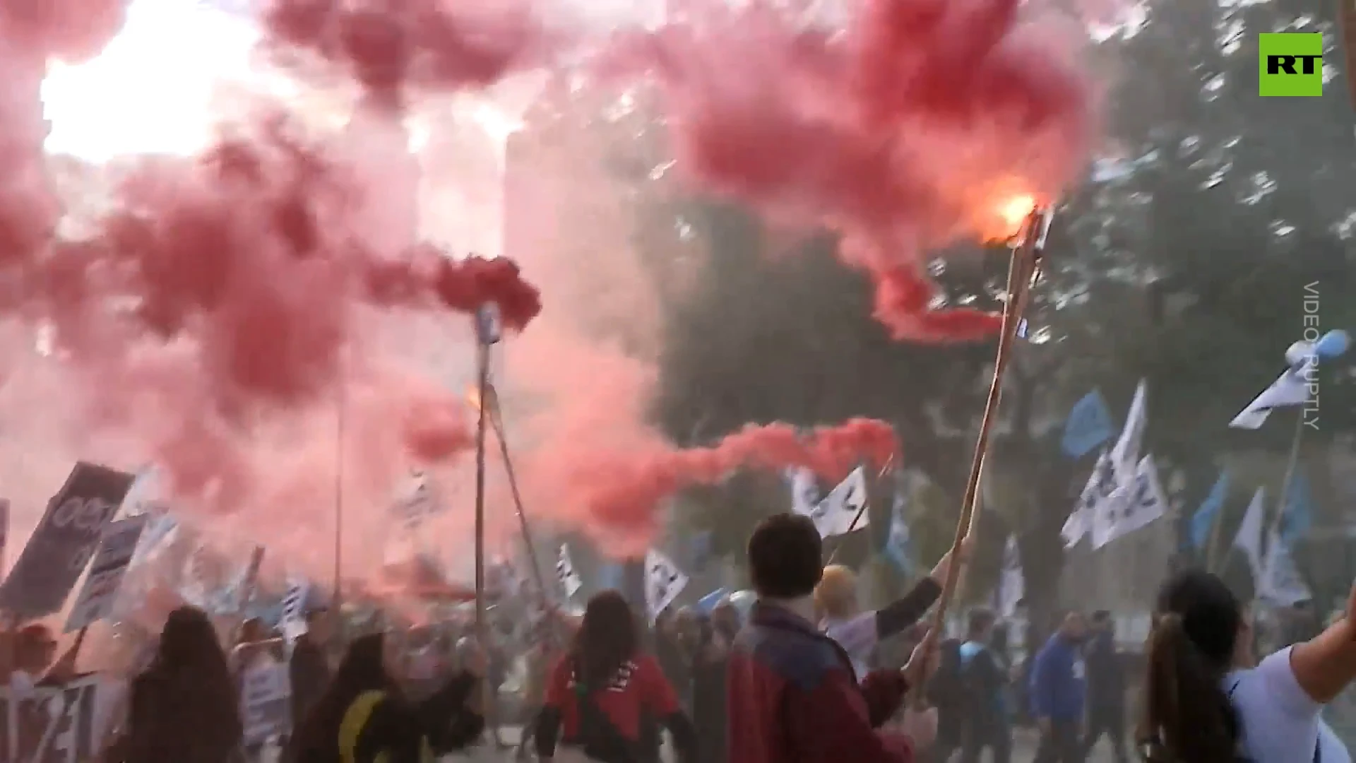 Scuffles erupt at Independence Day protest against IMF and Argentinian government in Buenos Aires