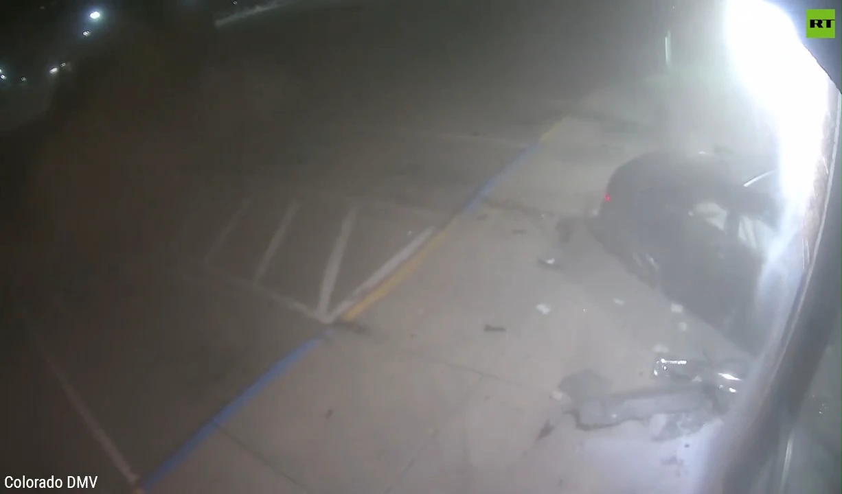 Car crashes at full speed into building in Colorado