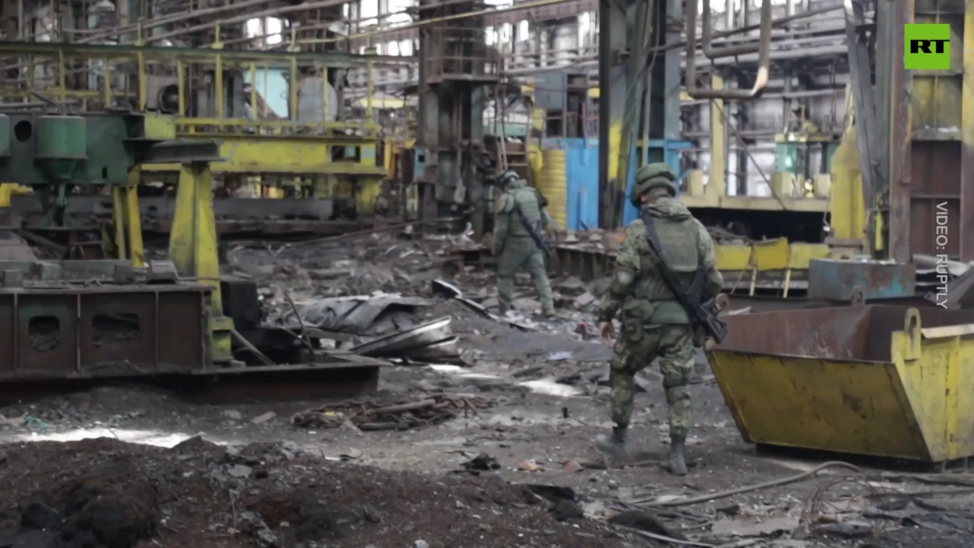 Sapper team filmed demining Mariupol plant