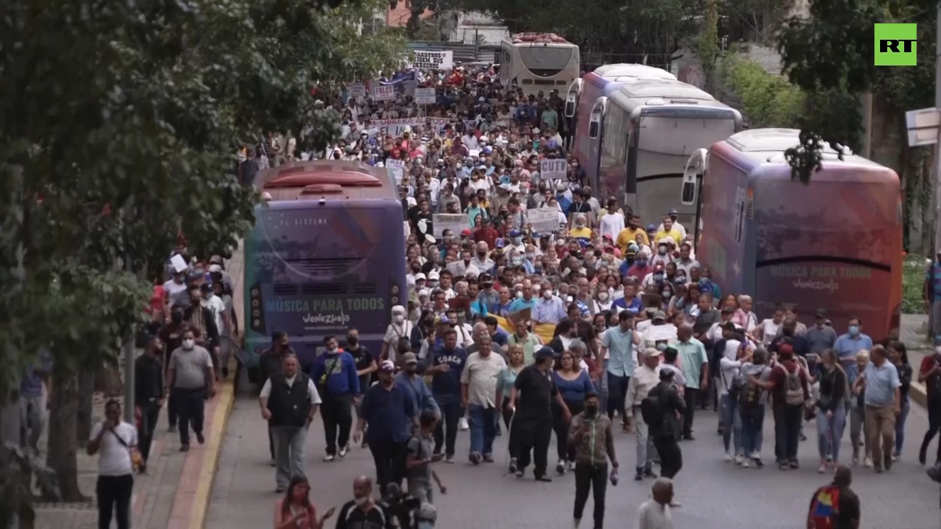 Teachers march, threaten to strike over low pay in Venezuela