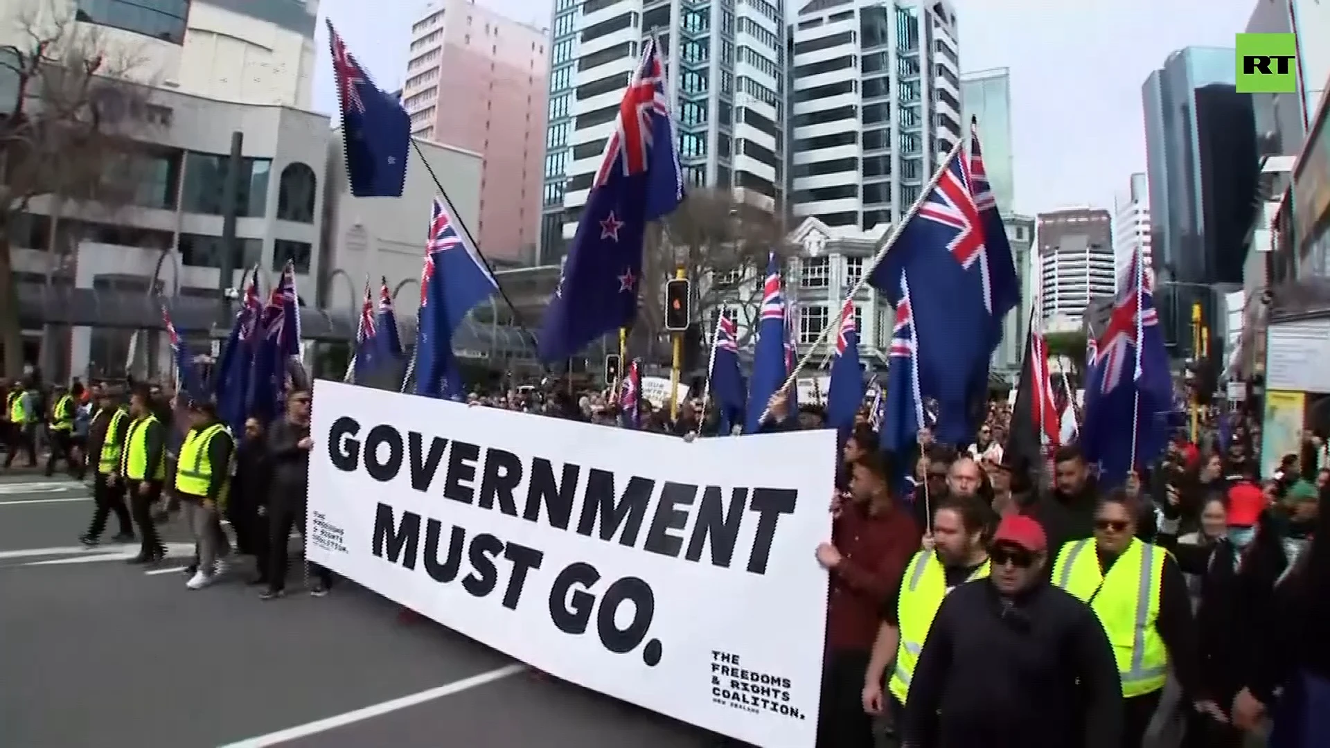 ‘Government must go’: Protesters take to the streets to denounce Covid mandates in NZ