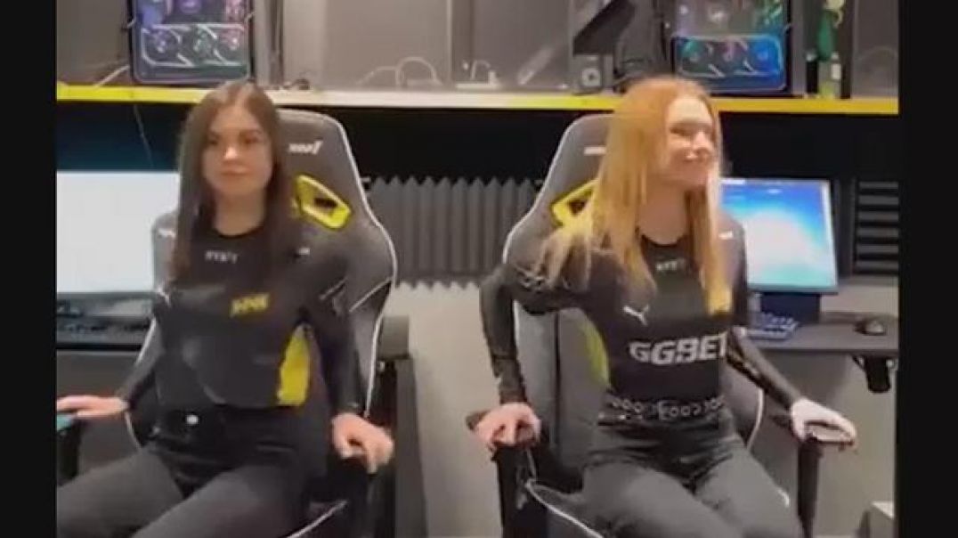 Modern Women - Gamer Babes