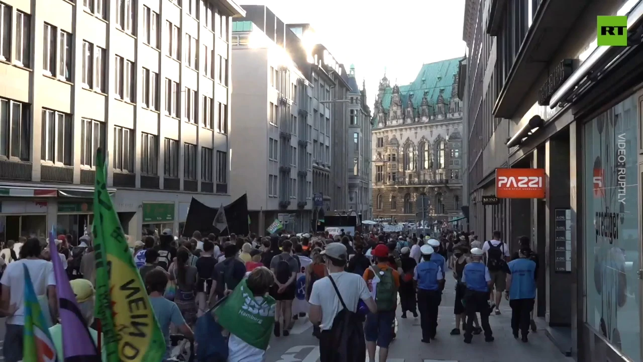 Сlimate activists march in Hamburg to denounce LNG plans