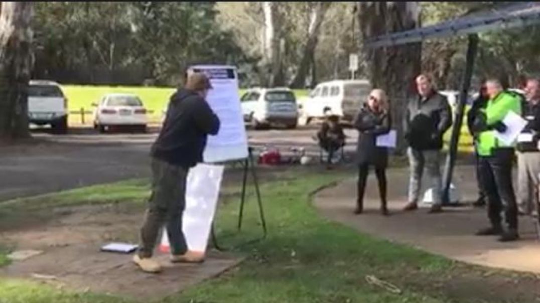 AUSTRALIAN VAXXED MAN DOES A SPEACH TO ALL AUSTRALIANS.. GET UP AND STAND UP