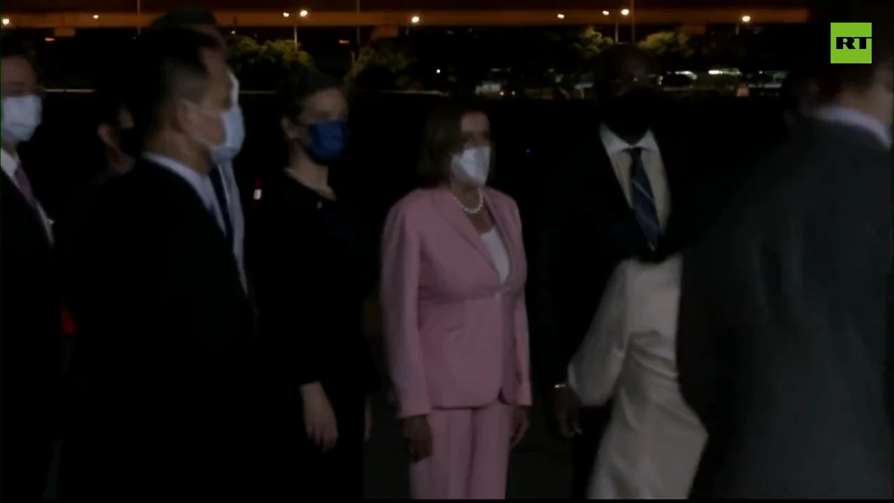 Taiwanese delegation meets US House Speaker Nancy Pelosi at the airport