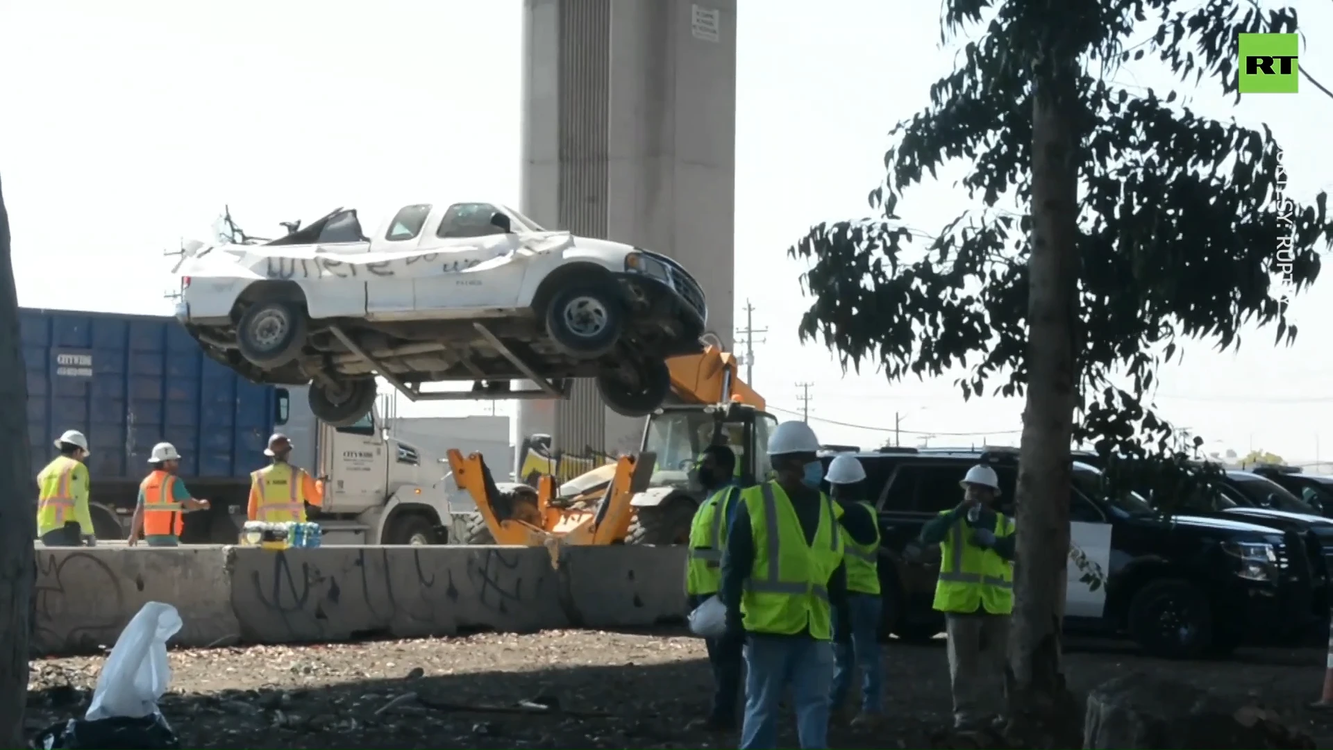 Oakland homeless camp cleared by California transportation department