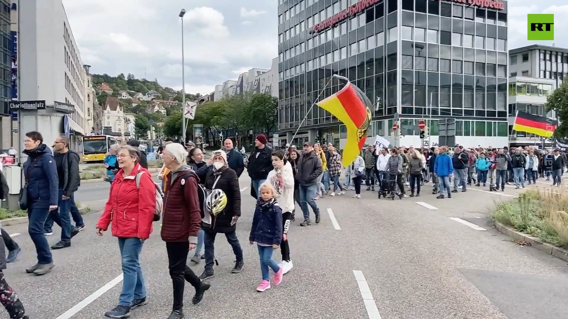 Hundreds rally in Stuttgart, Germany against surging energy costs and inflation