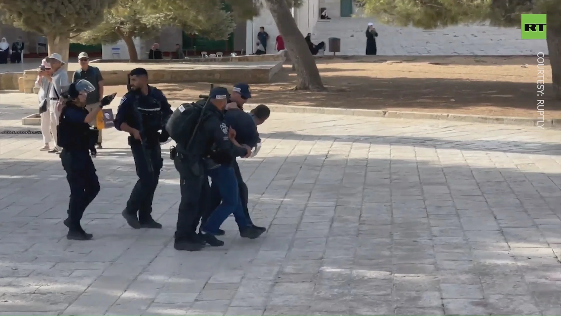 Scuffles erupt near Al-Aqsa mosque as Israelis mark Jewish New Year