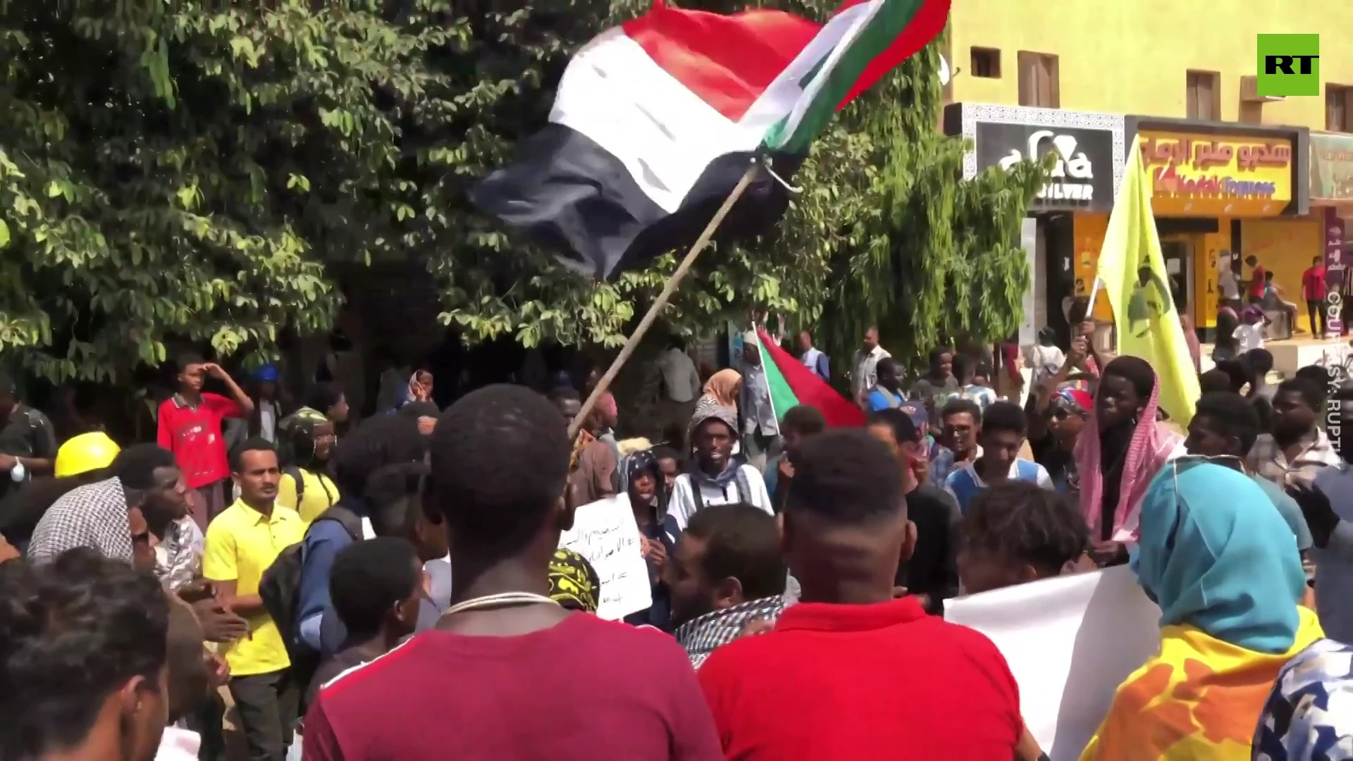 Hundreds demand return to civilian rule in Sudan