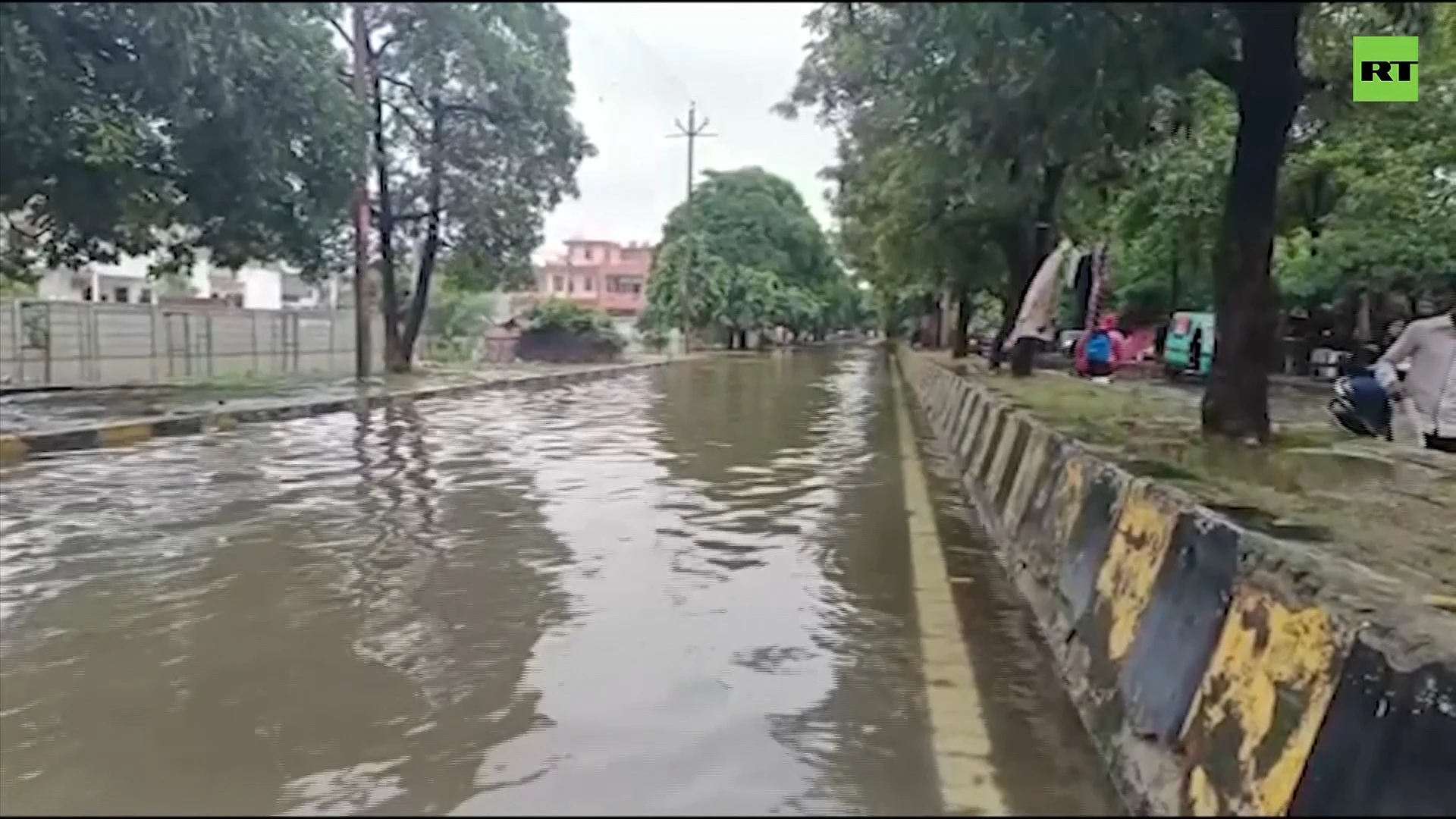 Heavy rains inundate India, destroying houses