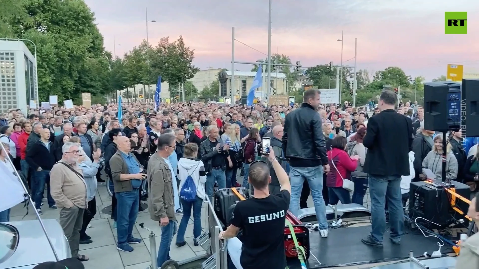 Hundreds rally in Leipzig against skyrocketing inflation and energy prices