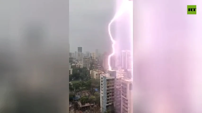 Lightning strikes residential building in Mumbai