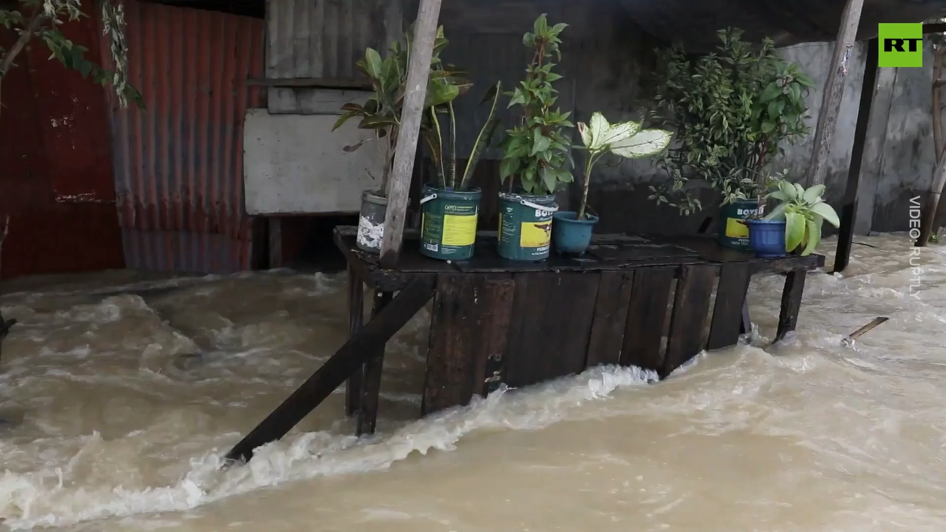 Typhoon Noru storms through Philippines