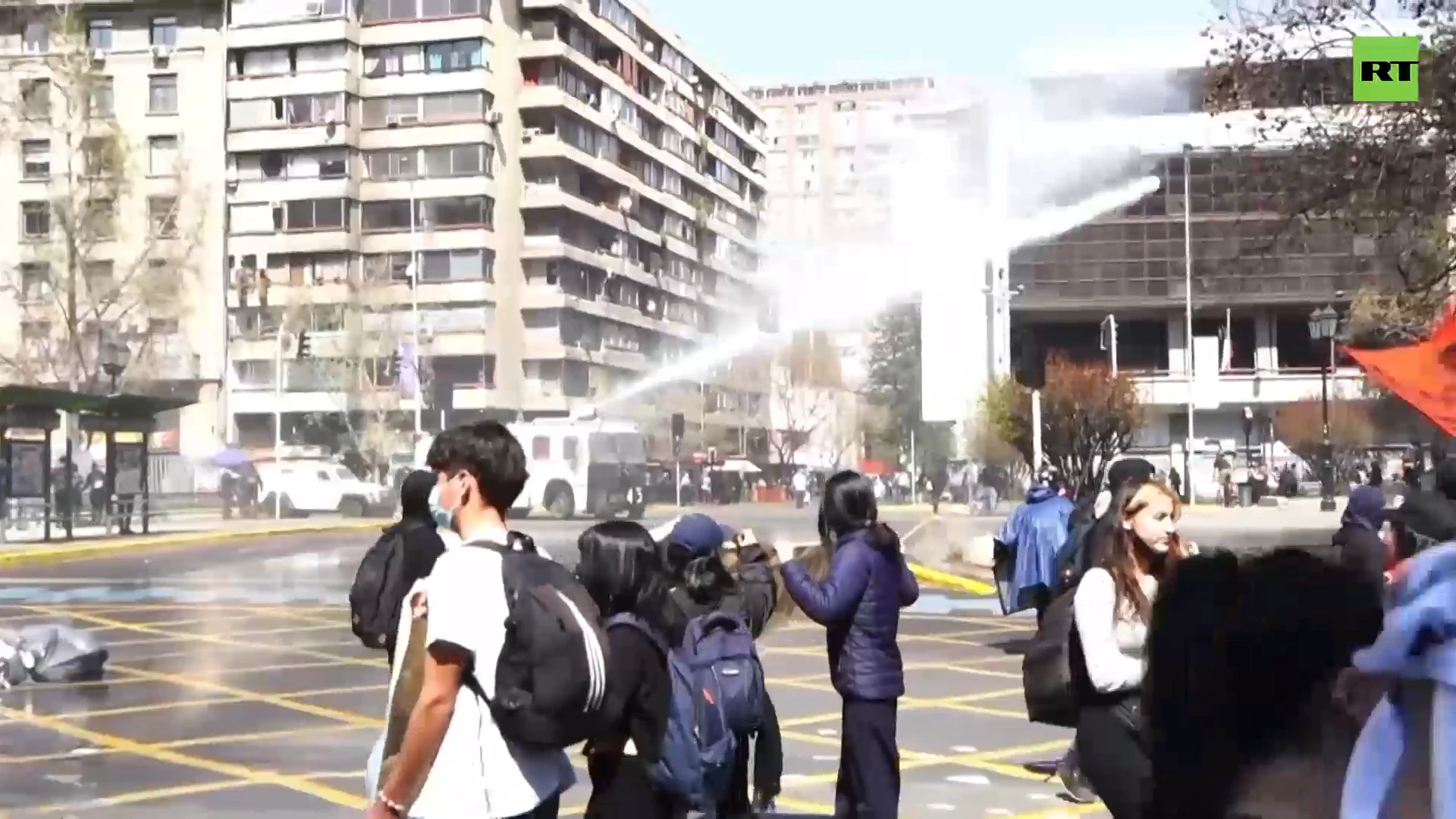 Chilean student protest ends in wet clashes