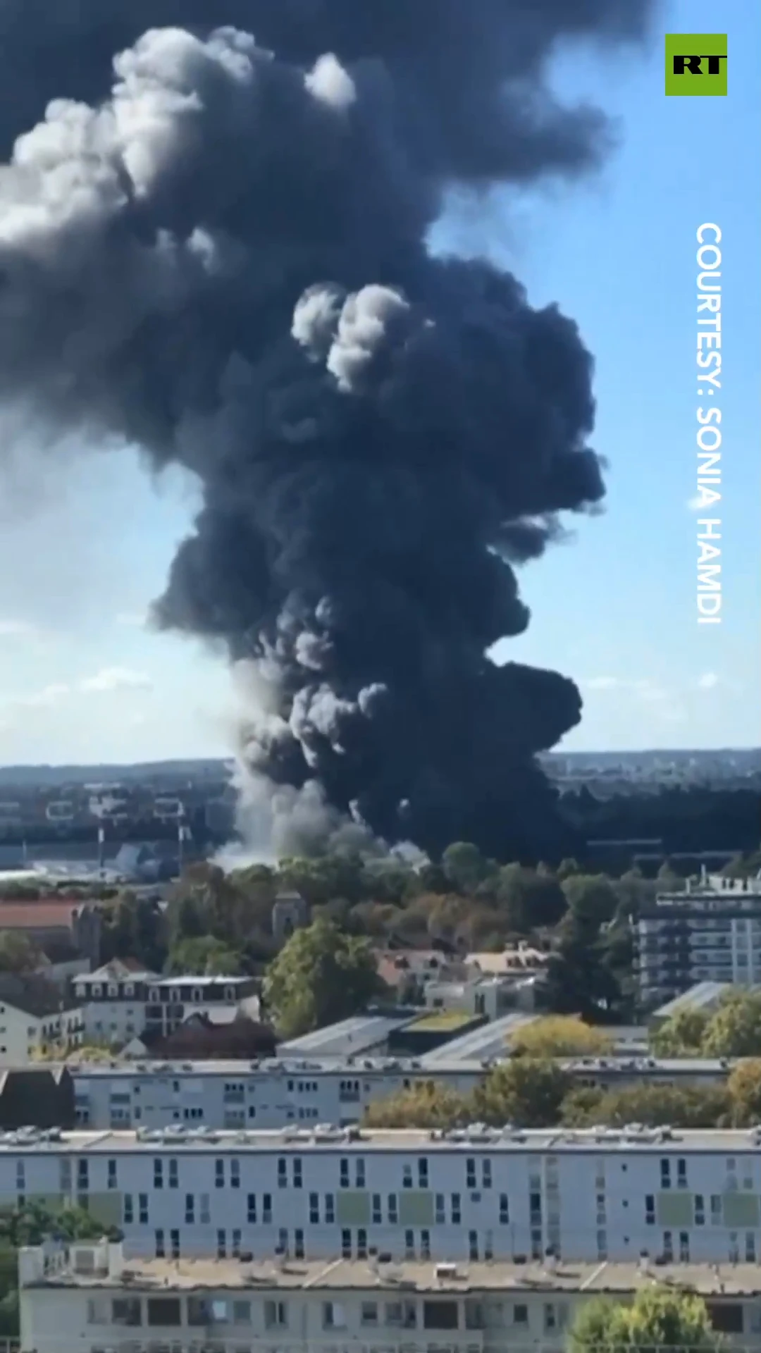 Fire at world’s second-largest produce market in Paris