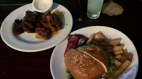 I Ate At An Irish Pub For $15 USD In Oaxaca & How To Rent Cars In Mexico