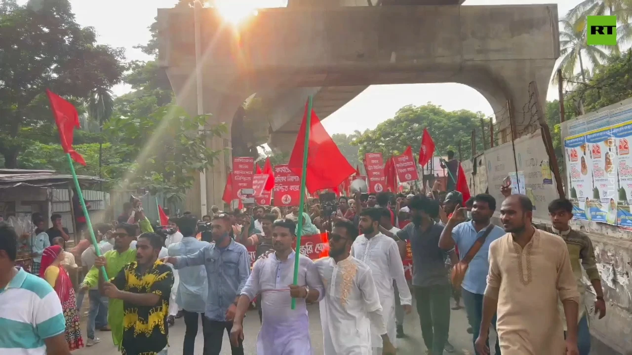 Workers rally in Bangladesh to demand higher minimum wages