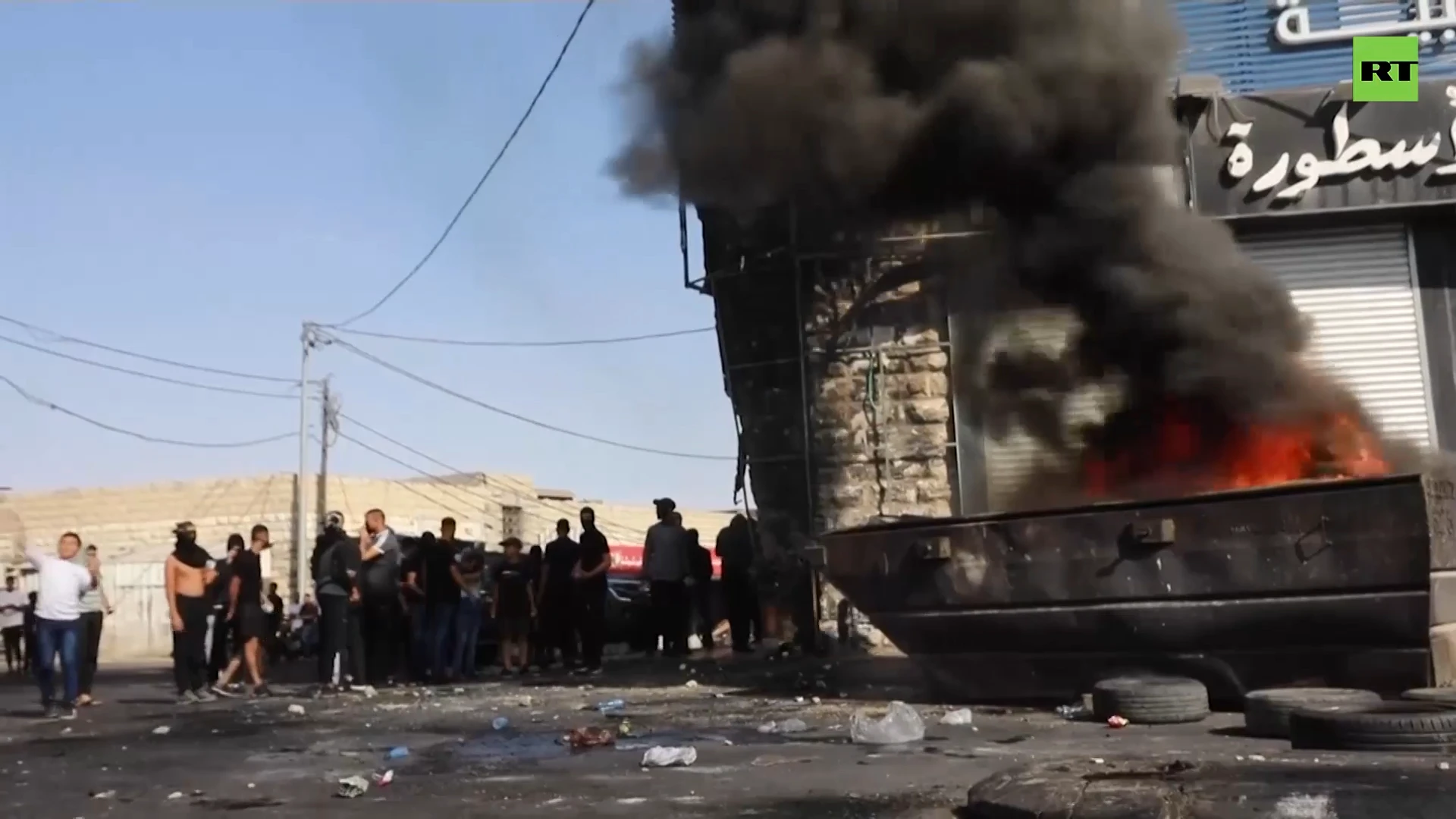 Tense clashes erupt between Palestinians and Israeli soldiers