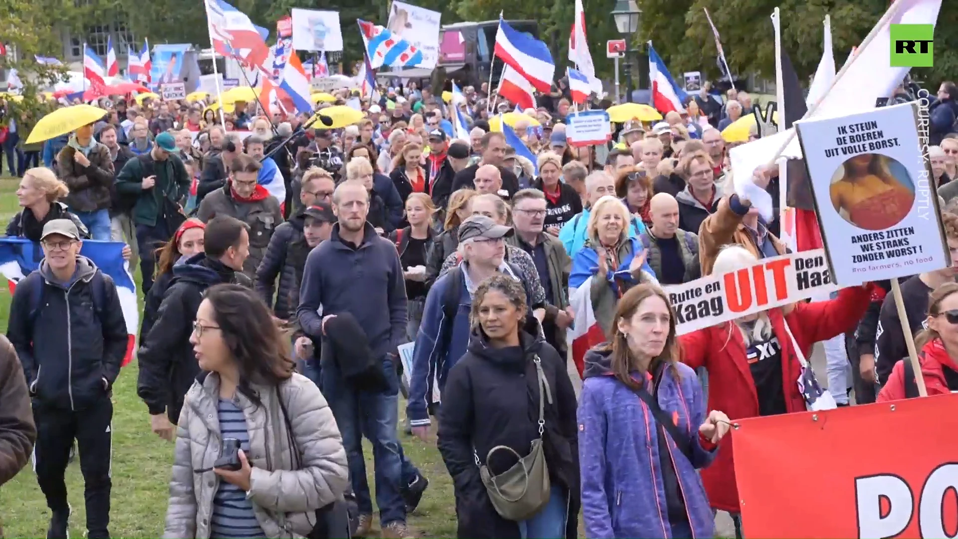 Protesters march through The Hague, throw eggs at PM Rutte’s image