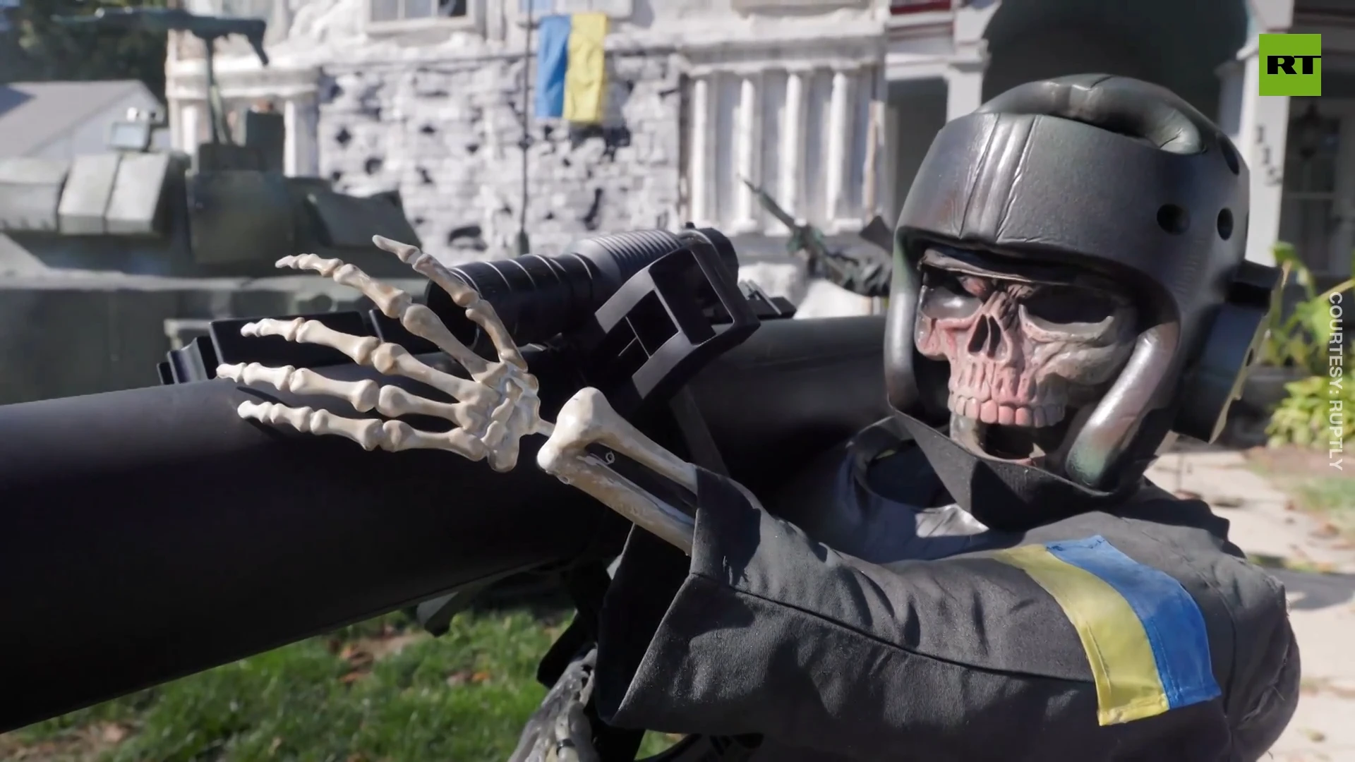 American professor uses Ukraine conflict horrors for Halloween display