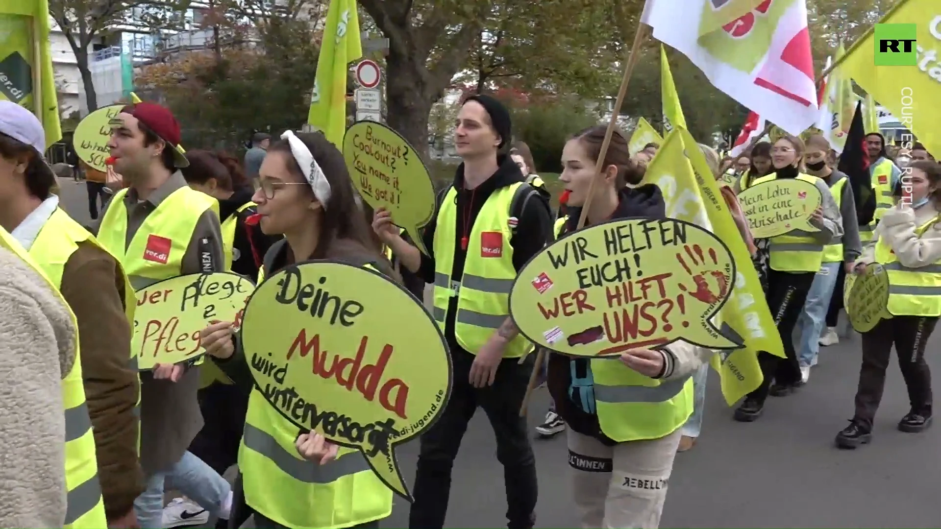 ‘Everything gets more expensive, us too!’: Health workers protest in Germany