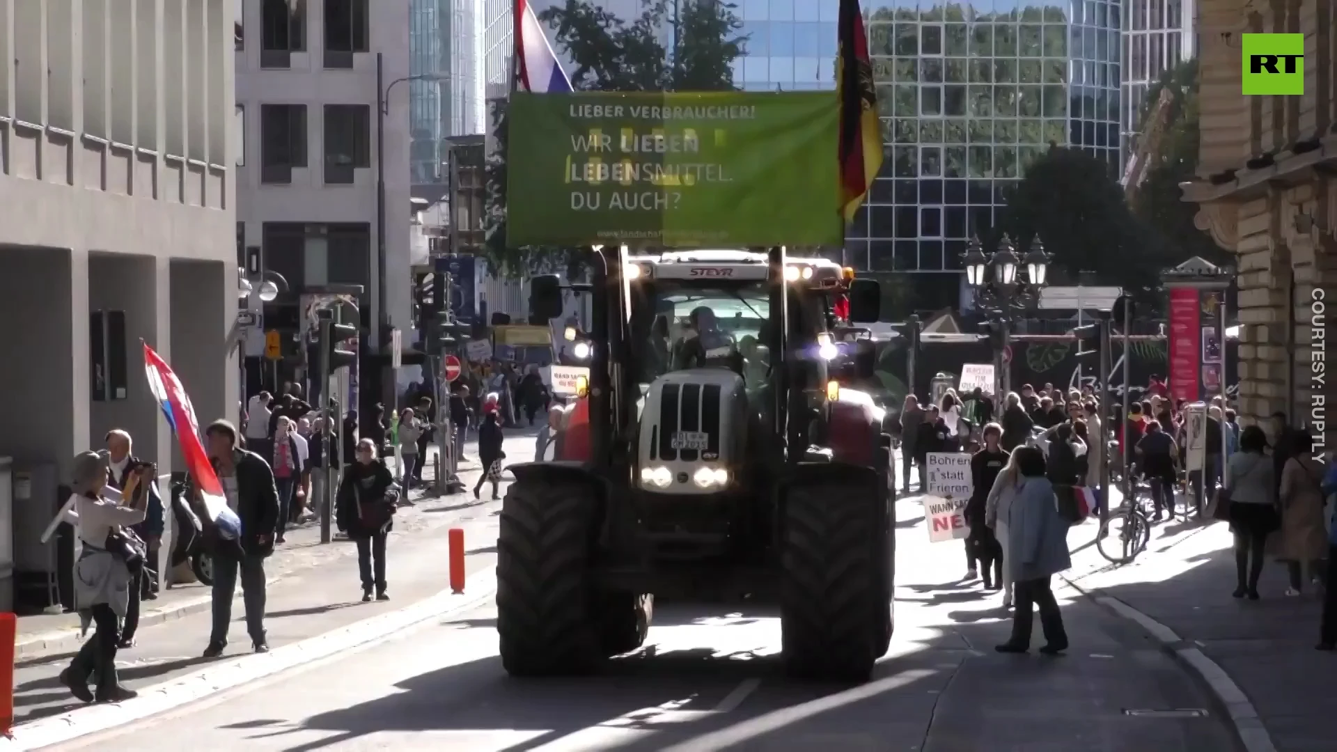 Tractor demo | German farmers protest over energy prices and supply