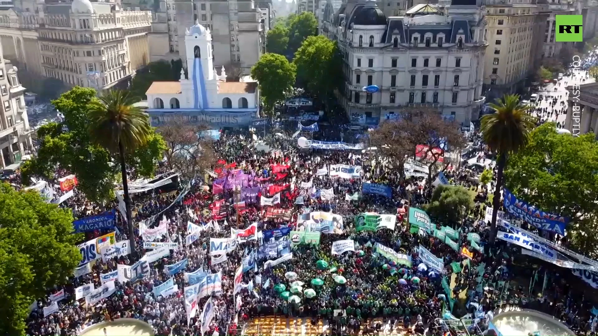 Massive march held in support of Argentinian VP