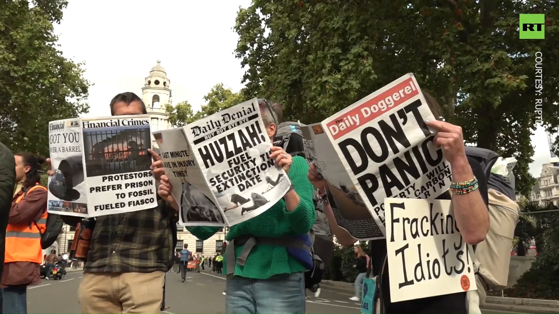 ‘Just stop oil’: Activists protest outside Westminster and Downing St.